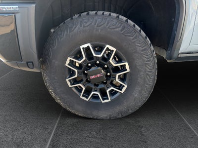 2024 GMC Sierra 2500HD 4WD Crew Cab Standard Bed AT4X