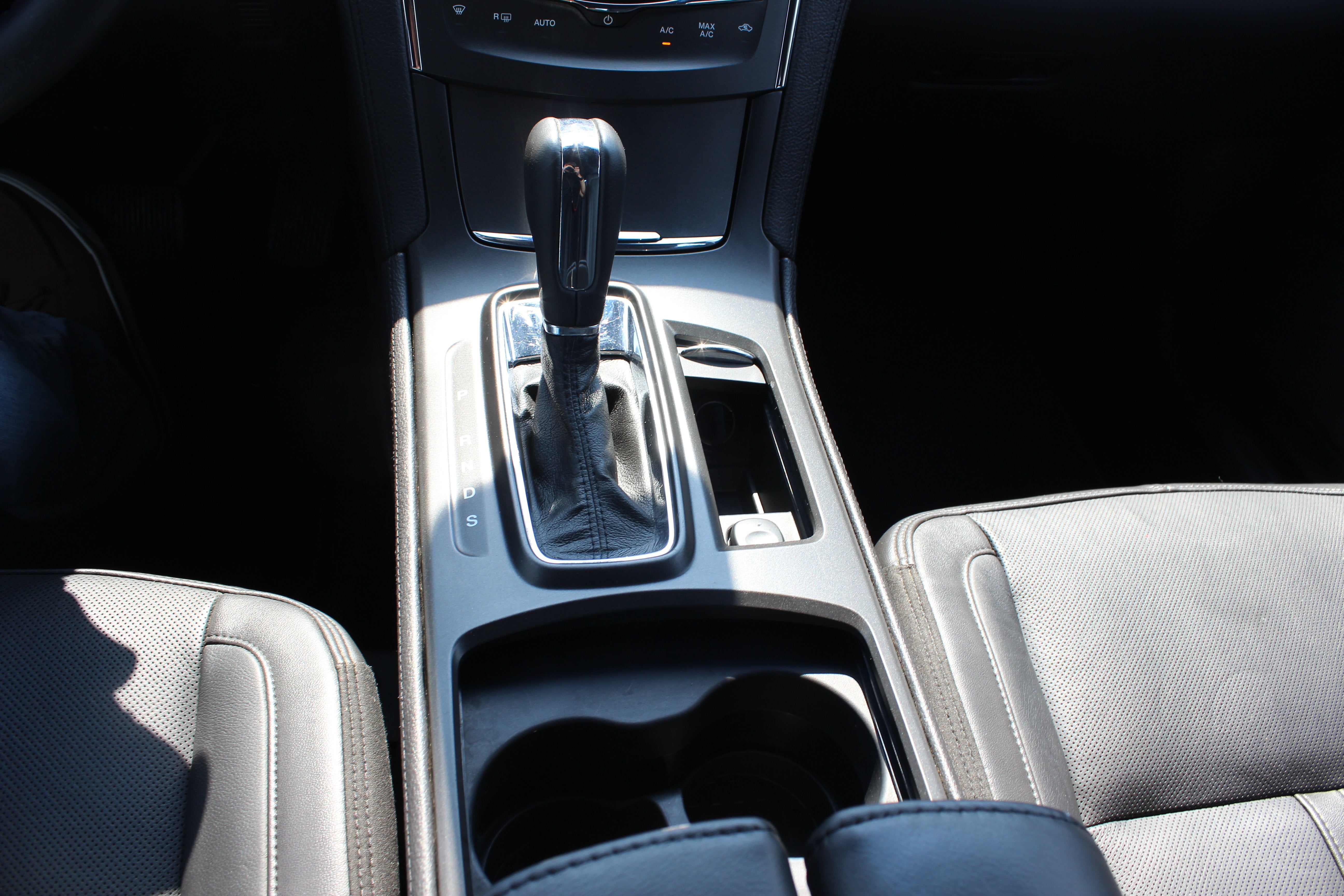 2013 Lincoln MKS 4dr Sdn 3.7L FWD