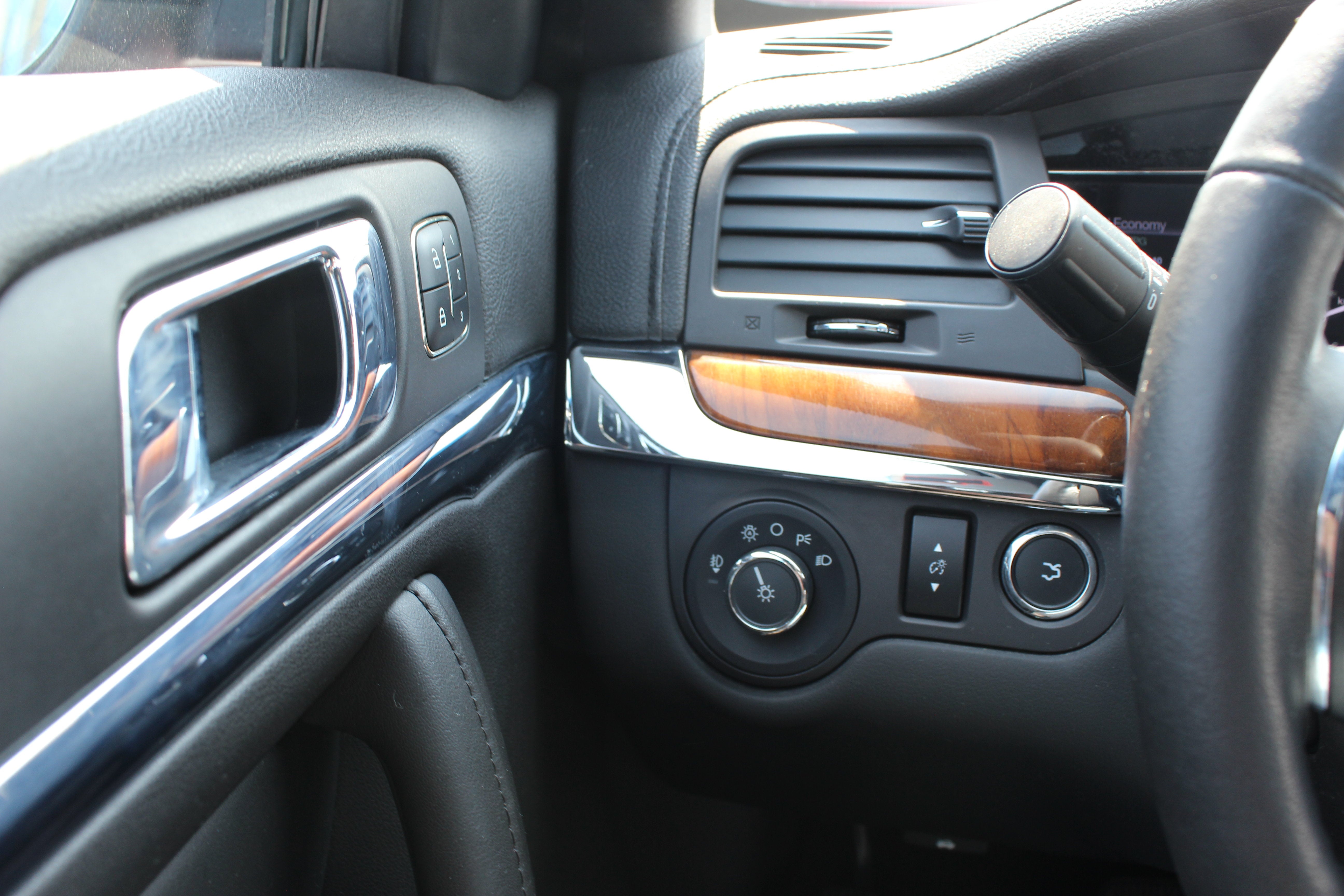 2013 Lincoln MKS 4dr Sdn 3.7L FWD