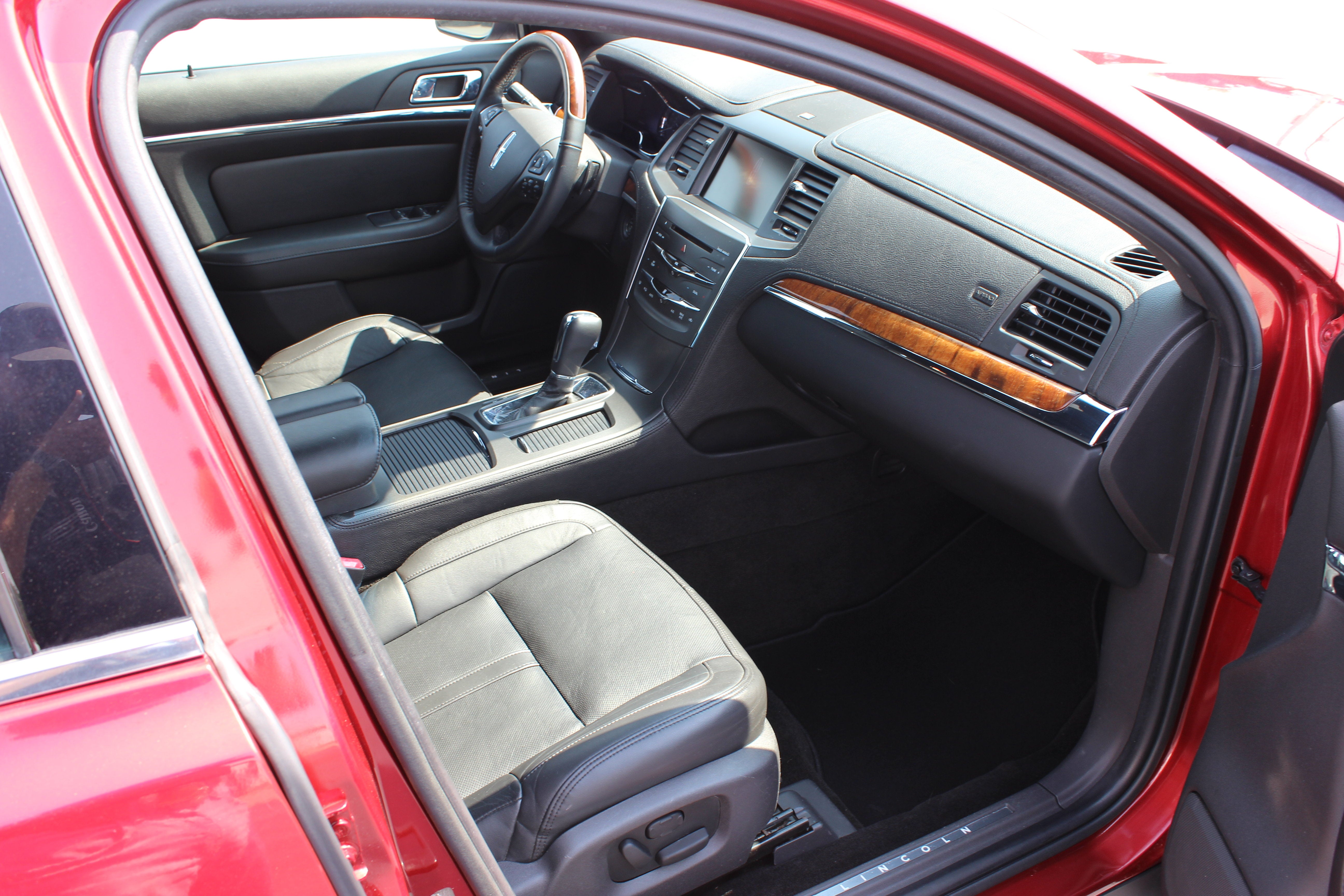 2013 Lincoln MKS 4dr Sdn 3.7L FWD