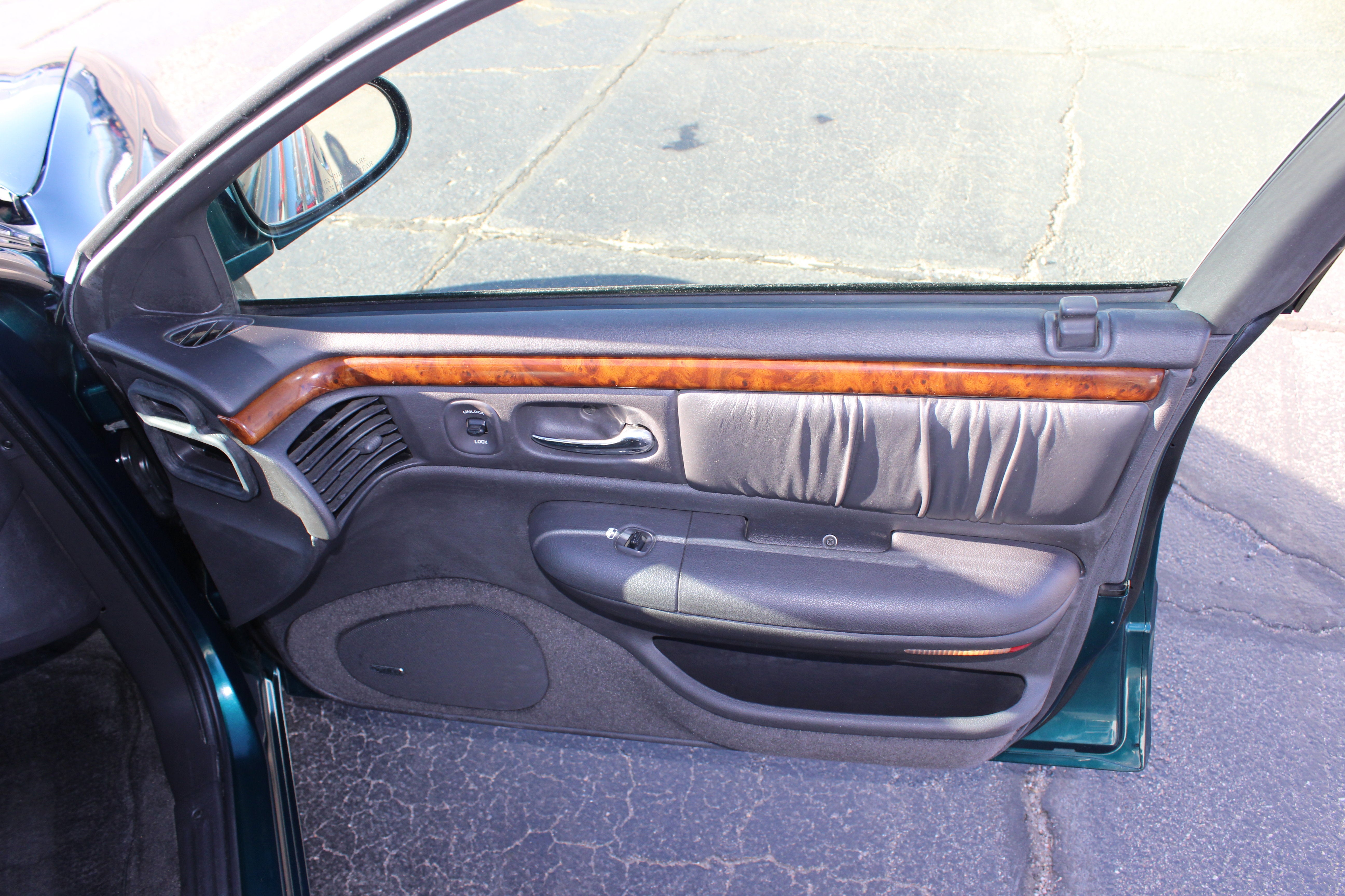 1994 Chrysler LHS 4dr Sedan