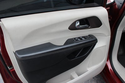 2020 Chrysler Voyager LXI