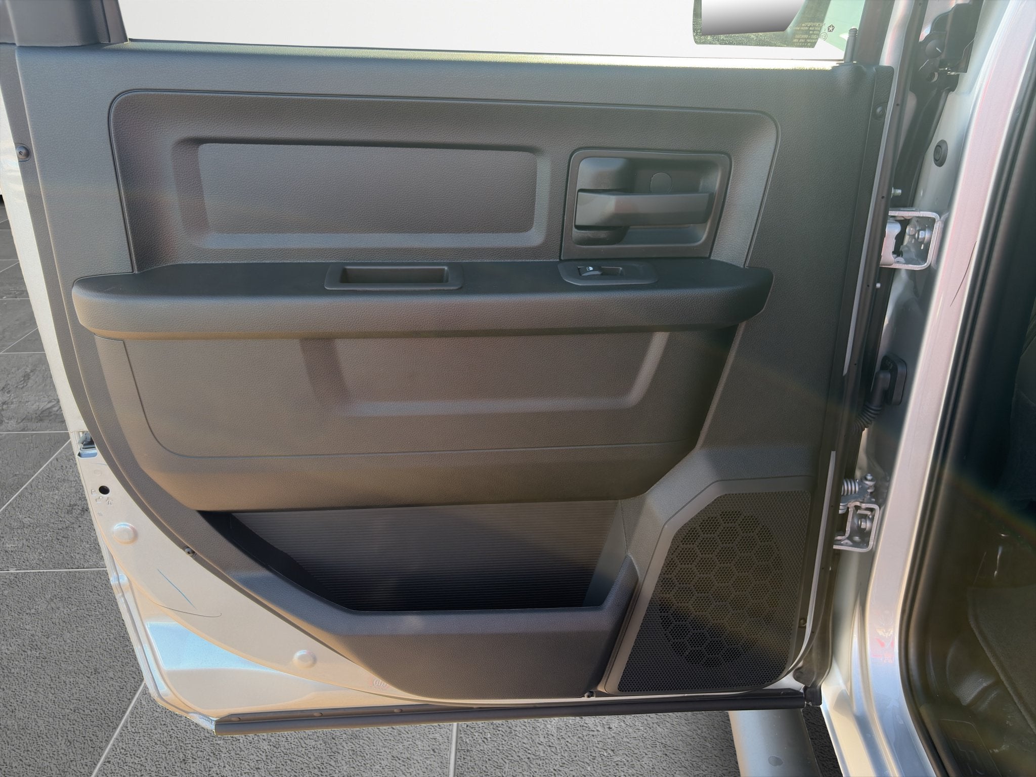2027 RAM Ram 2500 RAM 2500 TRADESMAN CREW CAB 4X4 6'4' BOX