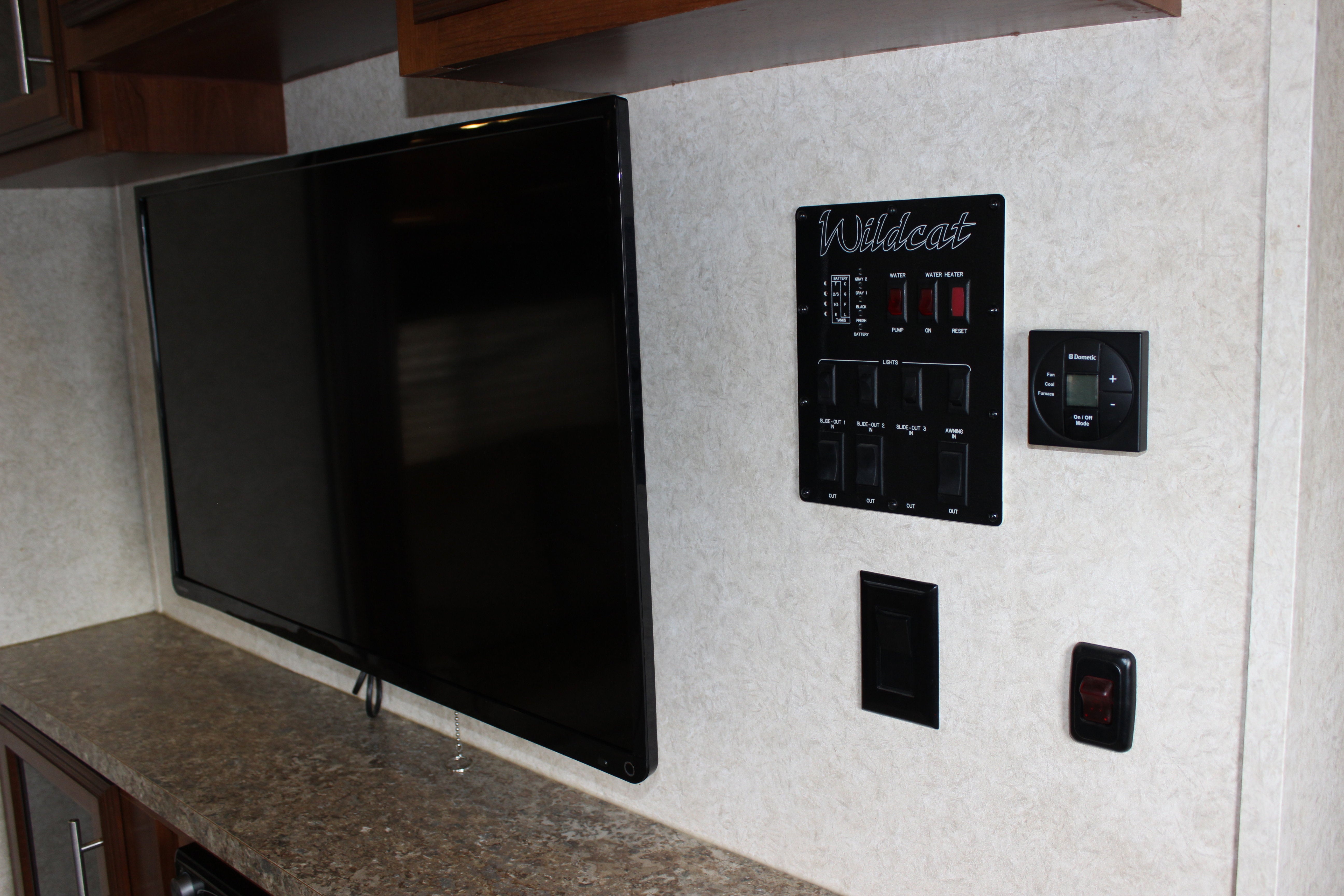 2014 Forest River Wild Cat Base