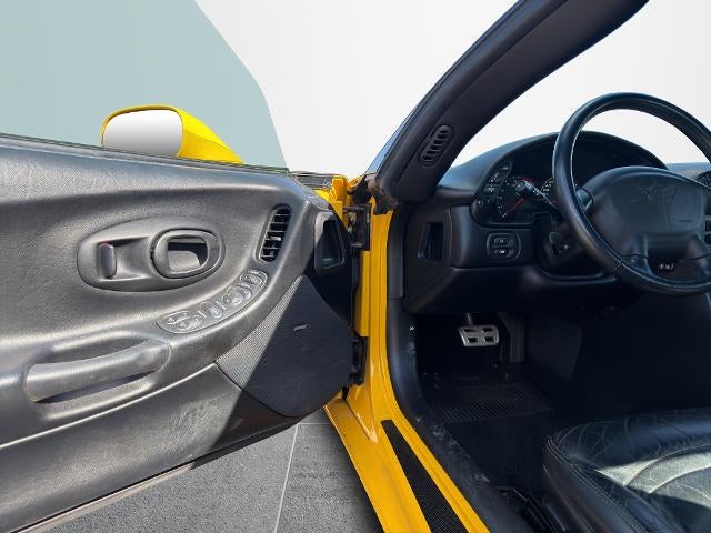 2004 Chevrolet Corvette Base