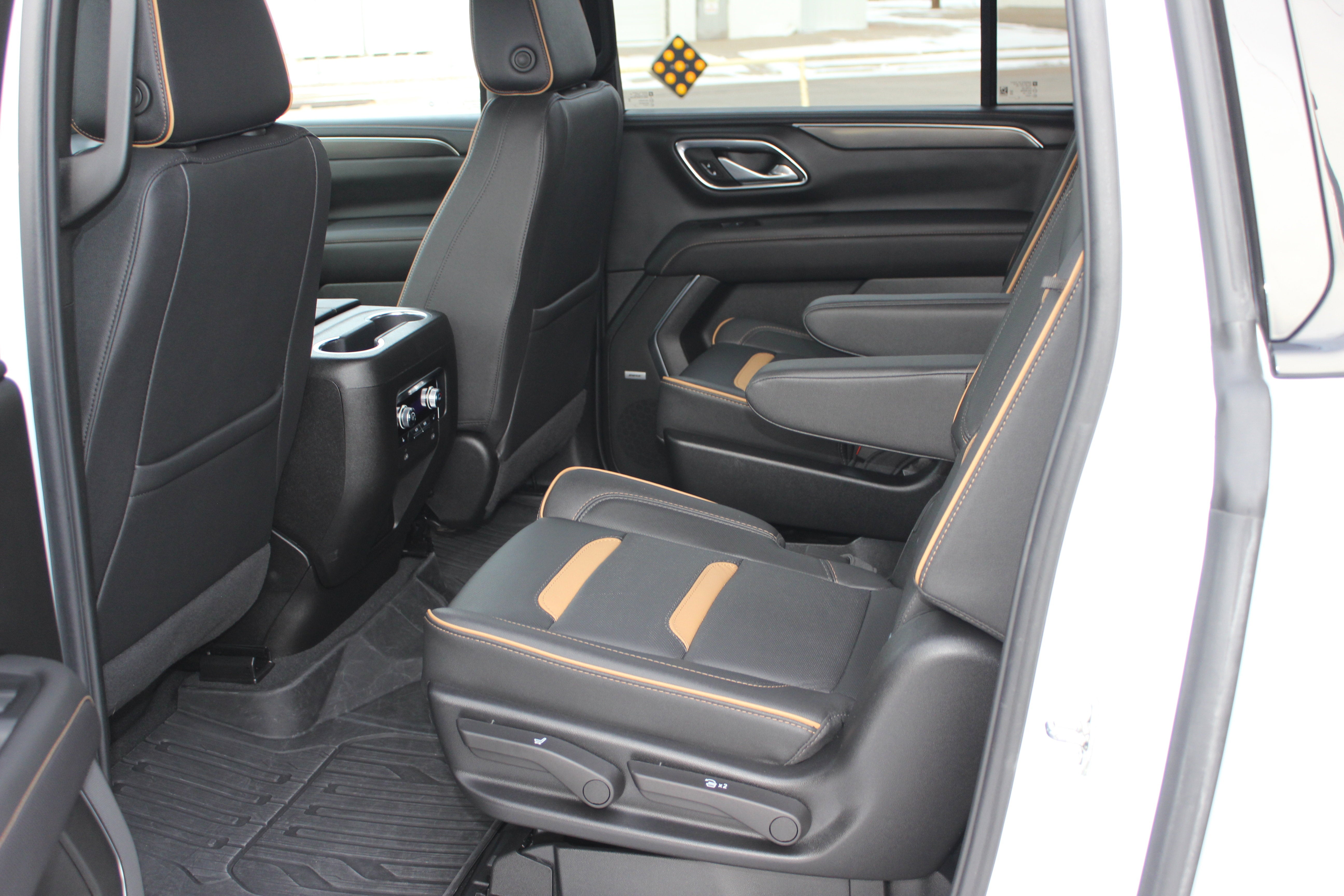 2023 GMC Yukon XL AT4