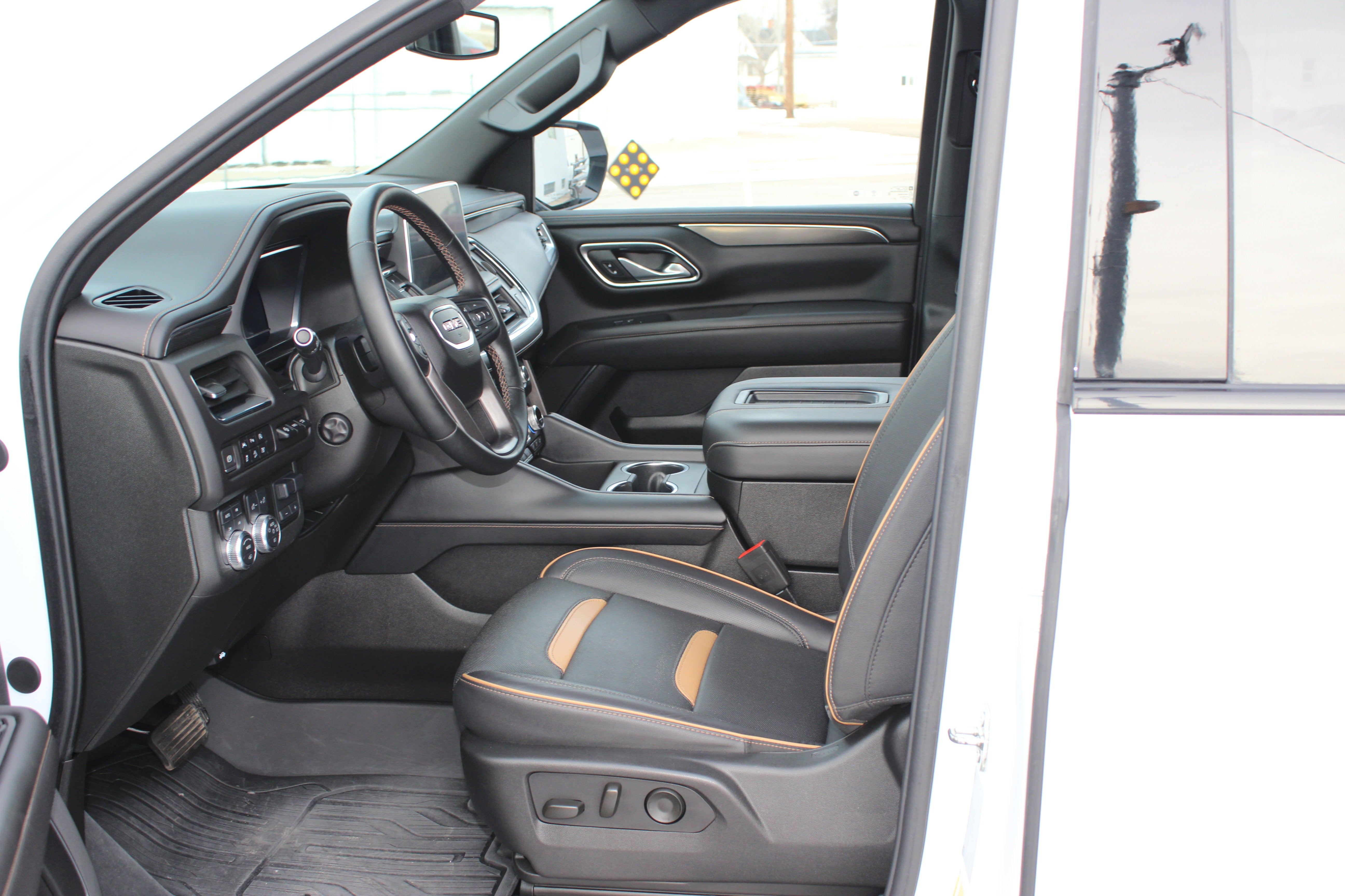 2023 GMC Yukon XL AT4