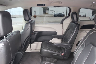 2020 Chrysler Voyager LXI