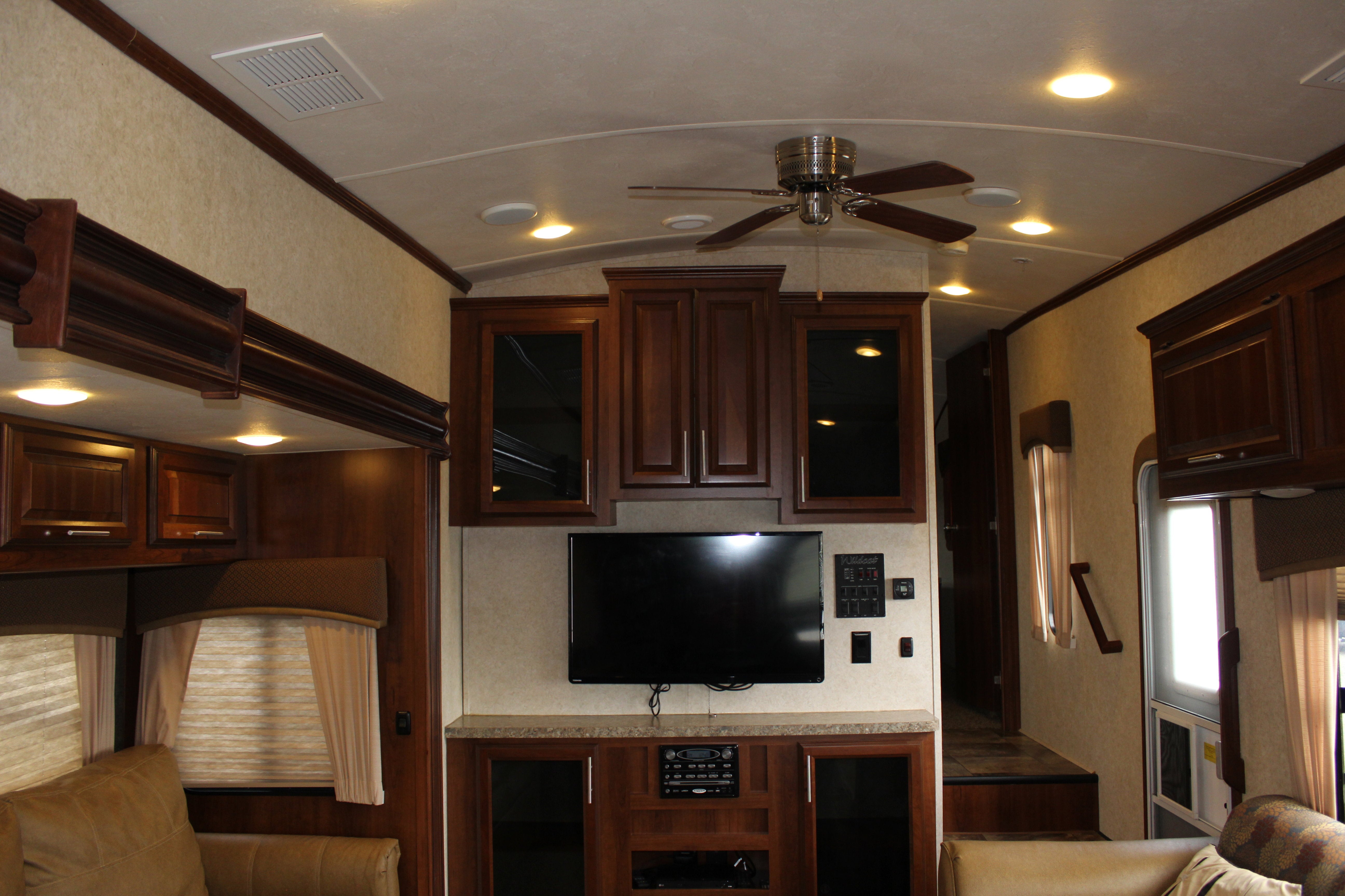 2014 FOREST RIV Wild Cat Base